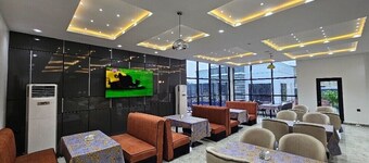 Reens Suites and Apartment