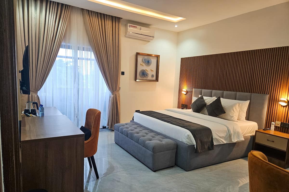 Superior Double Room, Balcony, Courtyard View | Desk, laptop workspace, free WiFi