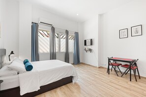 1 chambre, fer et planche à repasser, Wi-Fi, draps fournis