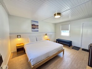 1 bedroom, WiFi, bed sheets - King Suite With Living Room - LKS (Lake Placid)