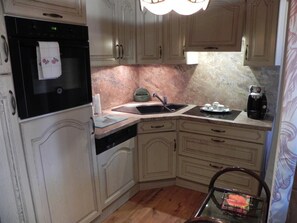 Oven, stovetop, dishwasher