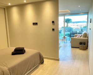 1 chambre, fer et planche à repasser, Wi-Fi, draps fournis
