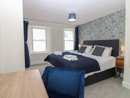 2 habitaciones, decoración personalizada y muebles diferentes 