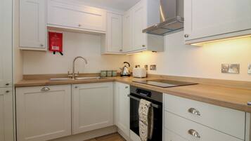 Dishwasher, cookware/dishes/utensils