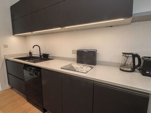 Máy rửa bát, dụng cụ nấu nướng/bát dĩa/dao nĩa 