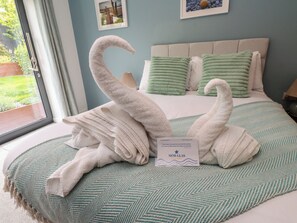 4 habitaciones, decoración personalizada y muebles diferentes 