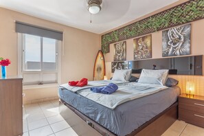 3 habitaciones, tabla de planchar con plancha, wifi y ropa de cama 