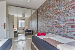 3 bedrooms, iron/ironing board, WiFi, bed sheets - Penthouse with Jacuzzi, Sea & Volcano View (Costa Teguise)