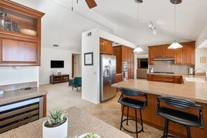 Fridge, microwave, stovetop, dishwasher