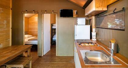 "Lodge 1" with Shared Pool, Private Terrace and Shared Garden
