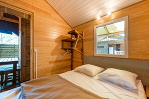 2 bedrooms - "Lodge 1" with Shared Pool, Private Terrace and Shared Garden (Lesperon)