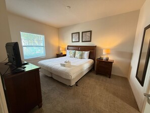 3 chambres, fer et planche à repasser, Wi-Fi, draps fournis