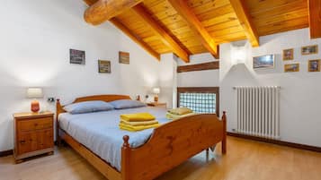 3 bedrooms, WiFi, bed sheets