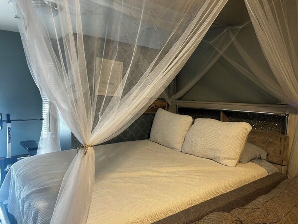 1 bedroom, iron/ironing board, WiFi, bed sheets