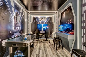 Spielezimmer