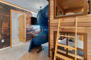 6 Schlafzimmer, Bügeleisen/Bügelbrett, WLAN, Bettwäsche