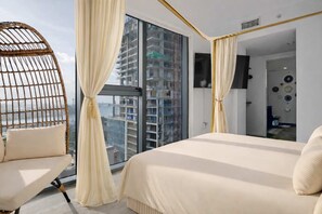 2 bedrooms, desk, iron/ironing board, travel cot - Downtown Miami 2BR Skyline Bay View Balcony Corner Suite LuxePad (Miami)