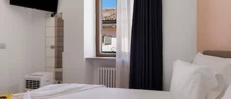 WiFi, bed sheets