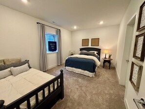 5 bedrooms, iron/ironing board, WiFi, bed sheets