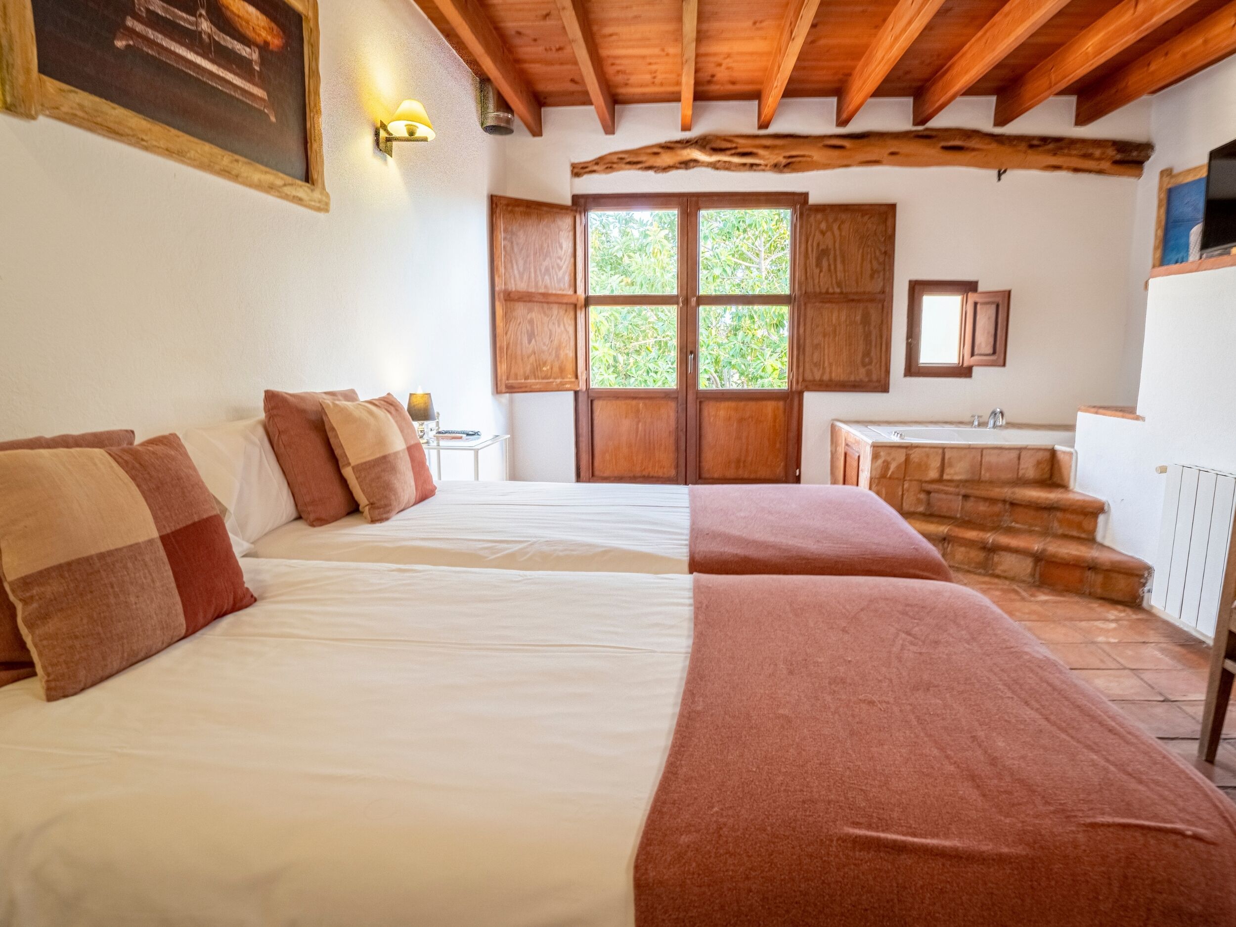 9 bedrooms, iron/ironing board, internet, bed sheets