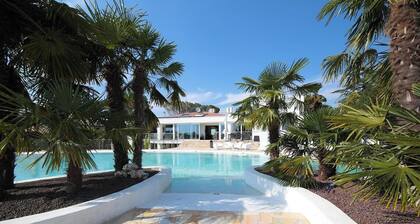 Bed and Breakfast Loggia degli Artisti 'Deluxe Room One' mit Gemeinschaftspool und Klimaanlage