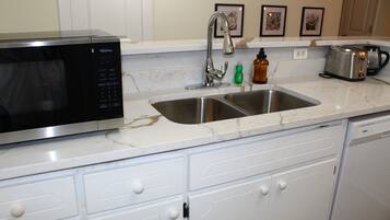 Microondas y parrilla de estufa