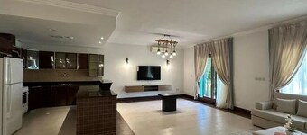 Golden Square Resort