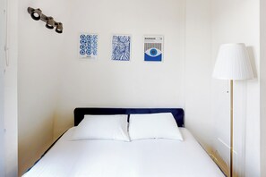 1 bedroom, iron/ironing board, travel cot, WiFi