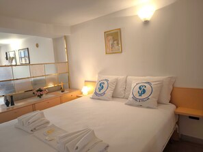 1 bedroom, travel cot, free WiFi, bed sheets