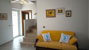 TV, fireplace - SG Family - Villa Secolo (Peschiera del Garda)