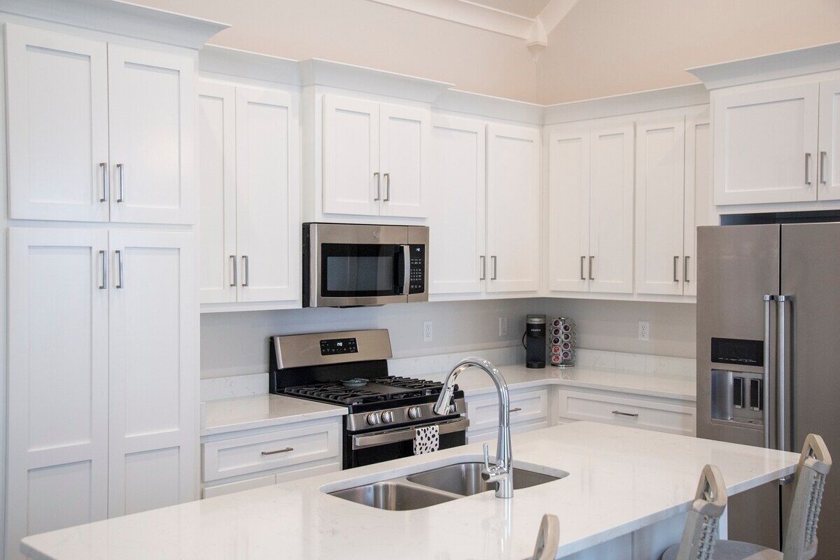 冰箱、微波炉、烤箱、炉灶