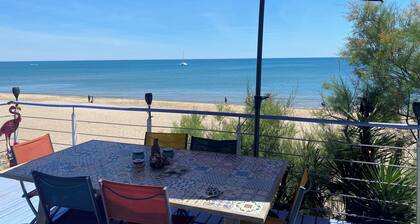 Chalet tout confort, idéalement situé, avec accÚs direct plage