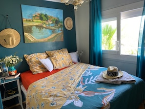Bügeleisen/Bügelbrett, Reisekinderbett, kostenloses WLAN, Bettwäsche