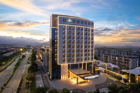 Exterior. Days Hotel By Wyndham Zhoushan Hi-Tech Zone
