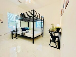 2 chambres, fer et planche à repasser, Wi-Fi, draps fournis