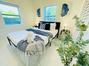 2 quartos, ferros/tábuas de passar roupa, Wi-Fi, roupa de cama