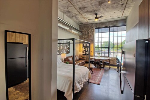 Chic Ultramodern Studio Loft w/ Designer Features