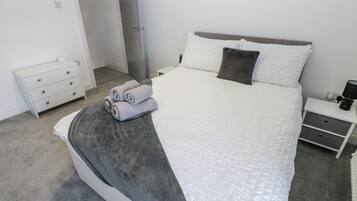 2 bedrooms, individually decorated, individually furnished