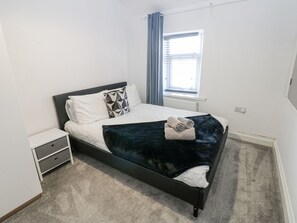 2 habitaciones, decoración personalizada y muebles diferentes 