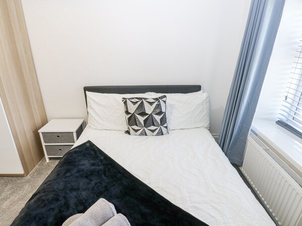 2 habitaciones, decoración personalizada y muebles diferentes