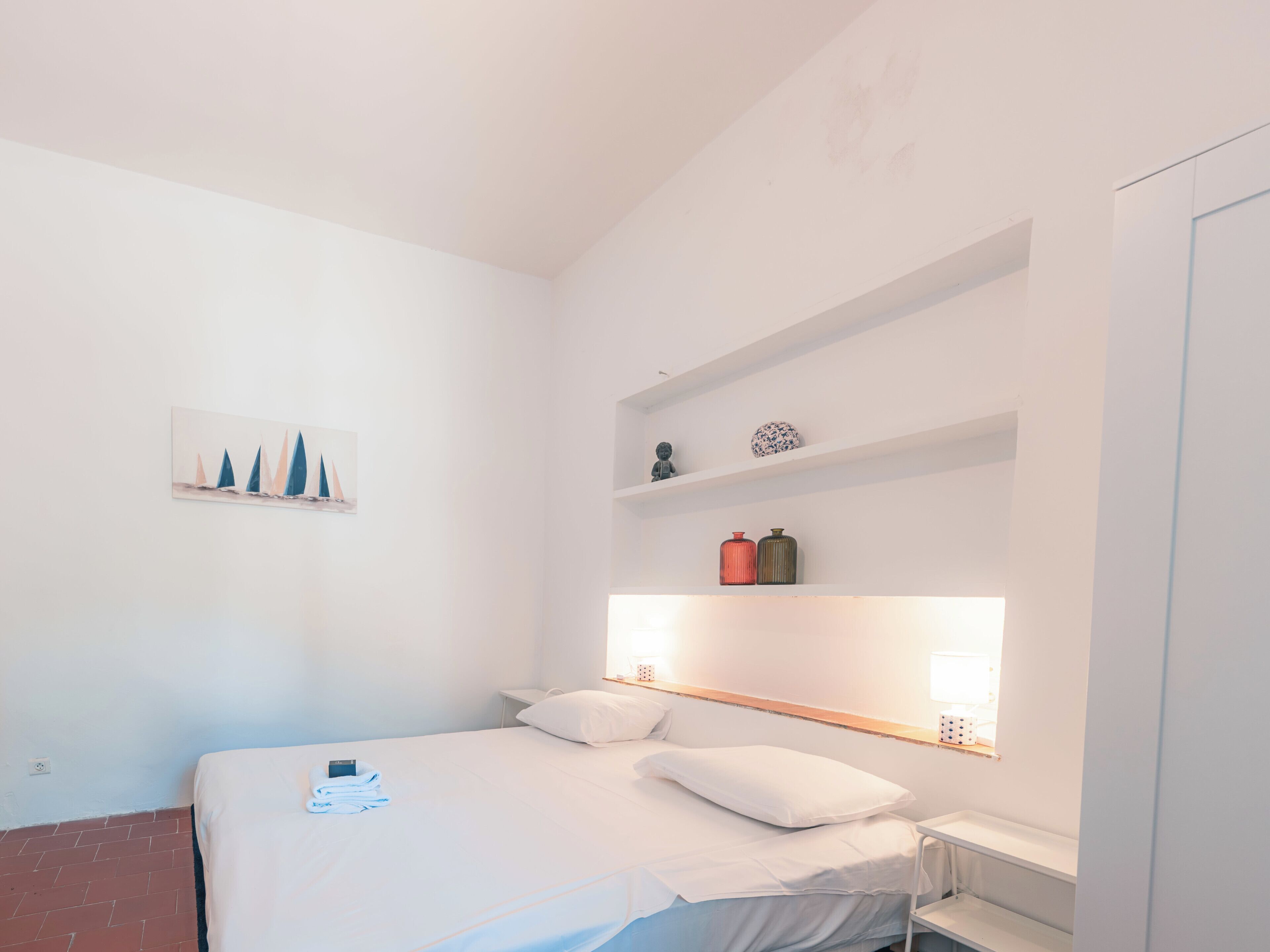 3 slaapkamers, een strijkplank/strijkijzer, beddengoed