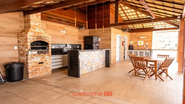 Outdoor dining - Casa em Manguinhos a 2 min da praia com lazer completo (Serra)