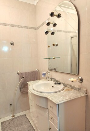 تجهيزات دش، مناشف