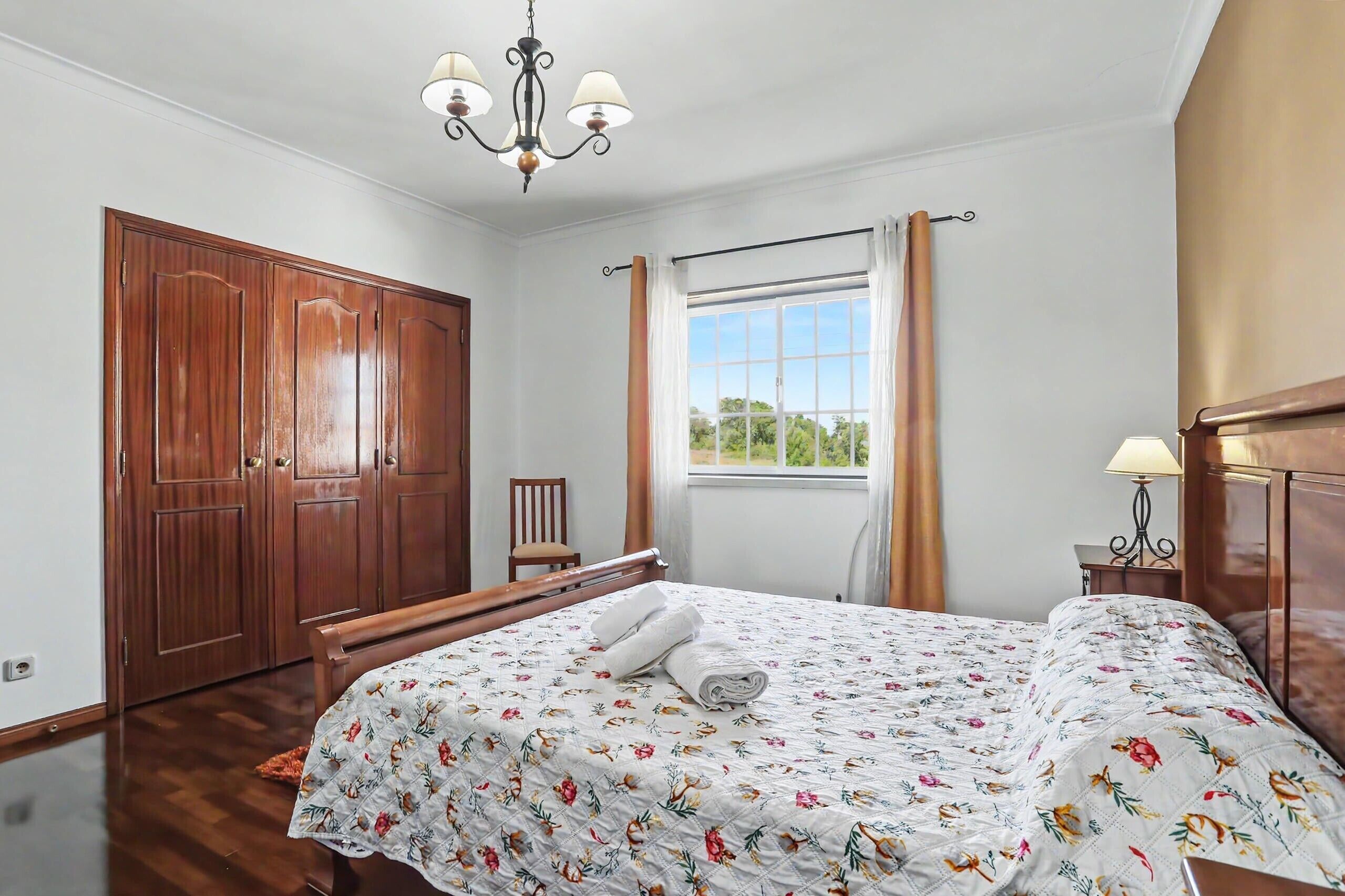 4 quartos, Wi-Fi, roupa de cama