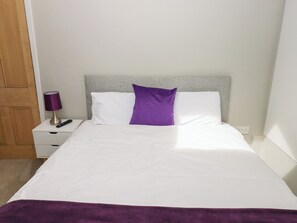 9 عدّة غرف نوم وبديكورات فريدة لكل غرفة وطراز فريد لكل وحدة