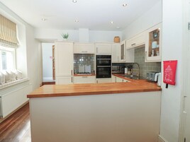 Dishwasher, cookware/dishes/utensils