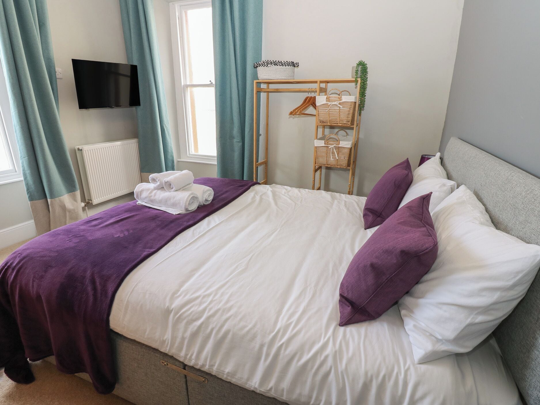 9 bedrooms, individually decorated, individually furnished, free WiFi