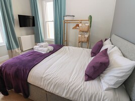 9 bedrooms, individually decorated, individually furnished, free WiFi