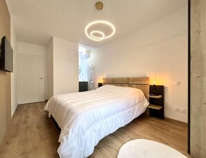 2 bedrooms, WiFi - 200m from resort center, 5th floor, view mountain, terrace, tv, ski locker, 89m², Serre Chevalier (Briançon)