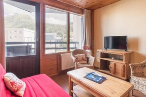 Living area - 220m from resort center, Ground floor, balcony, parking, tv, 42m², Montgenèvre (Montgenèvre)